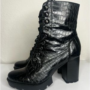 Black ankle boots (Brand new never worn)